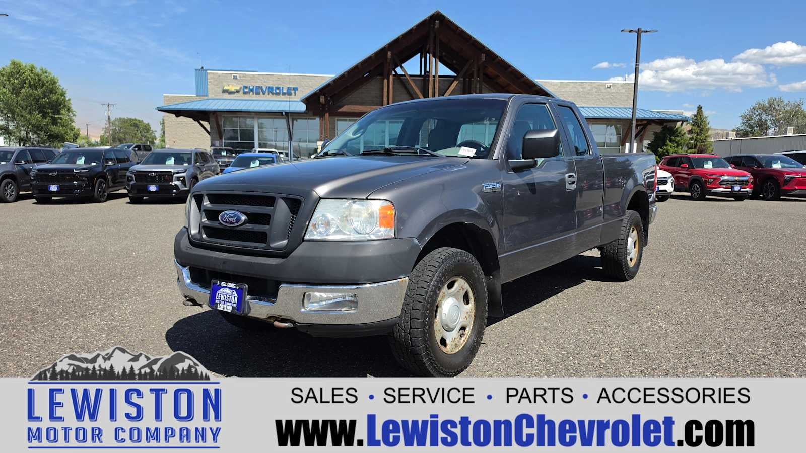 2005 Ford F-150 XLT in Other — front three-quarter view