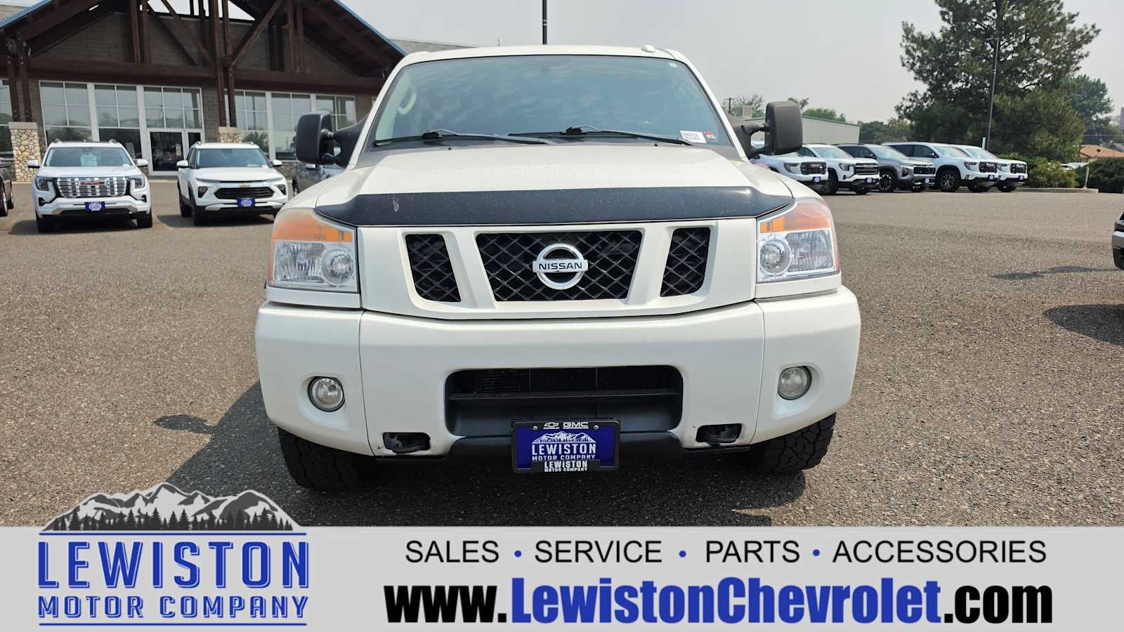 2010 Nissan Titan — side profile view